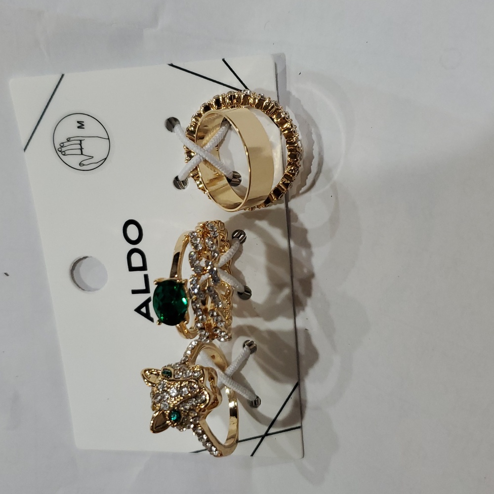 Aldo gold tone green emerald and‎ pave studded 5piece ring set brand new